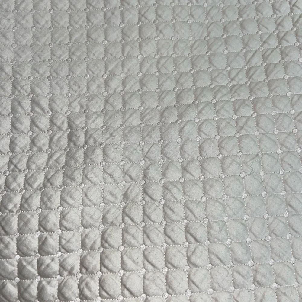 Like new Charter Club Quilt damask full/queen quilt coverlet